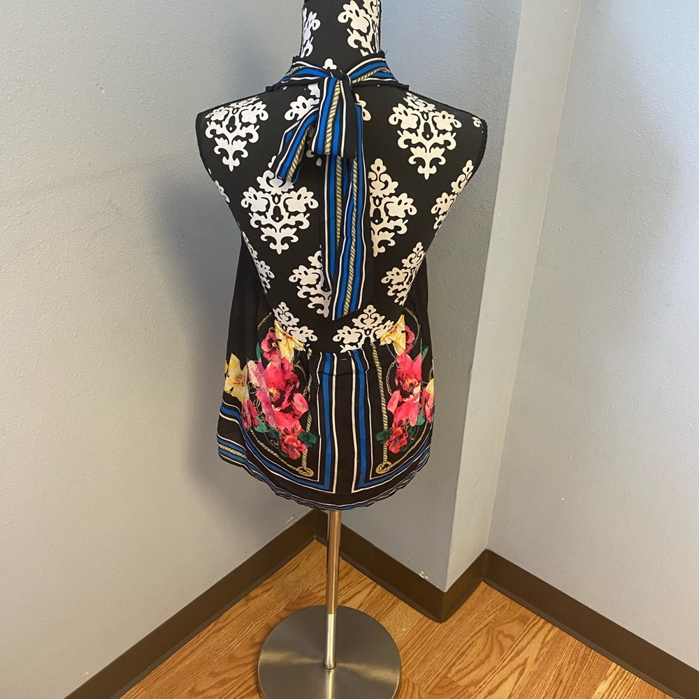 Impressions Floral Top - Picture 3 of 4